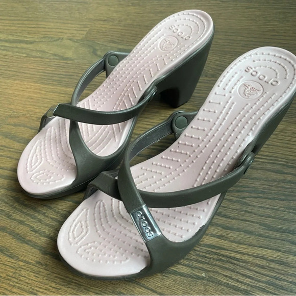 EUC Crocs Cyprus Block Heels Brown Pink Slip On Shoes - Picture 3 of 14